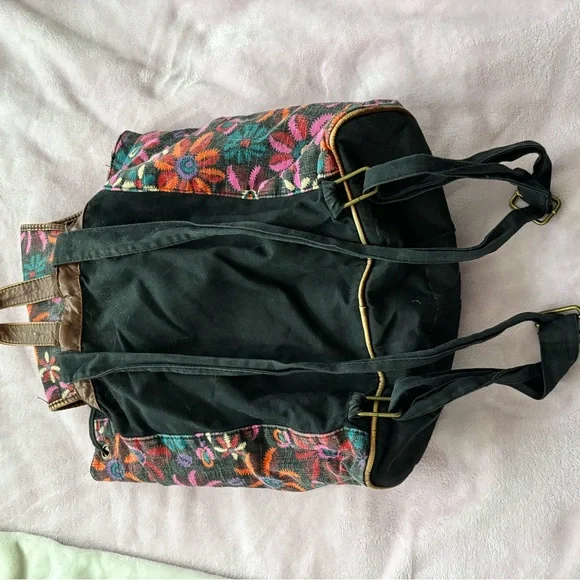 Floral Patterned Backpack - Picture 4 of 4